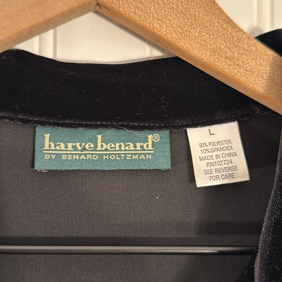 Harve Benard Women’s Black Velvet Button-Down Long Sleeve Blouse Size Large - Picture 8 of 11
